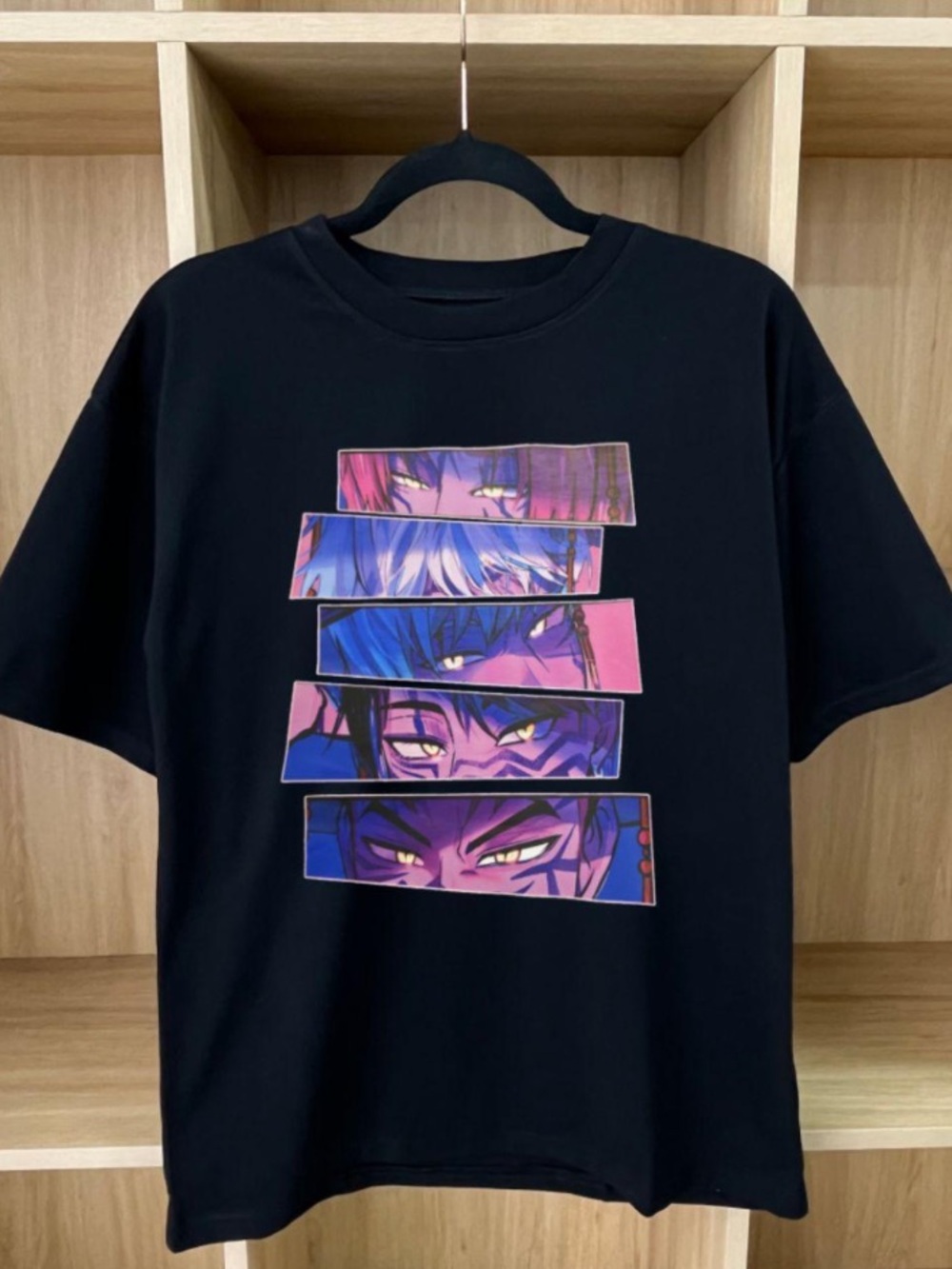 Cold Comic Eye "Purple Pink Color Split Mirror Anime Black T-shirt